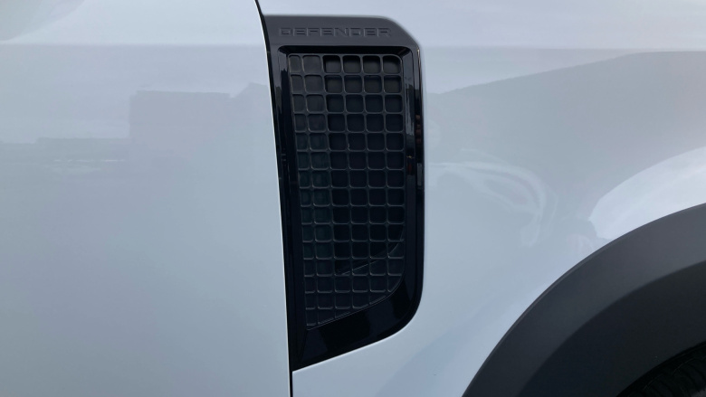 Land Rover Defender 90 Diesel 3.0 D250 Hard Top SE Auto